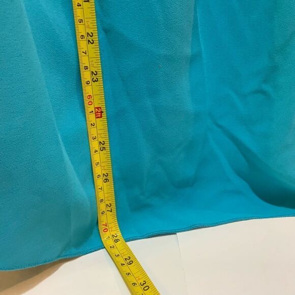 TRINA TURK Floramina Open Shoulder V-Neck Short Sleeve Top M Turquoise Blue NWOT - Picture 8 of 8